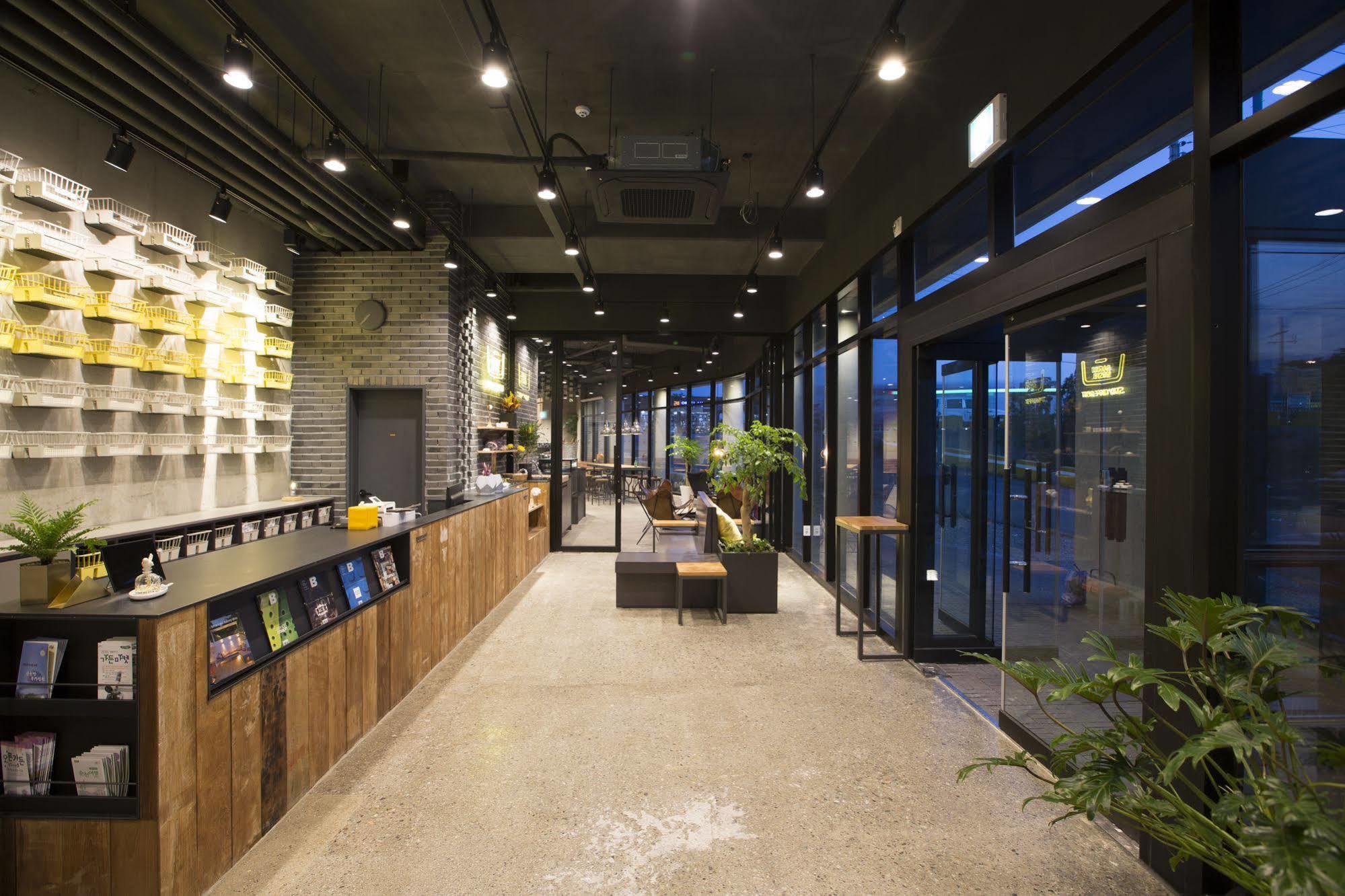 Baguni Hostel Suncheon Bagian luar foto